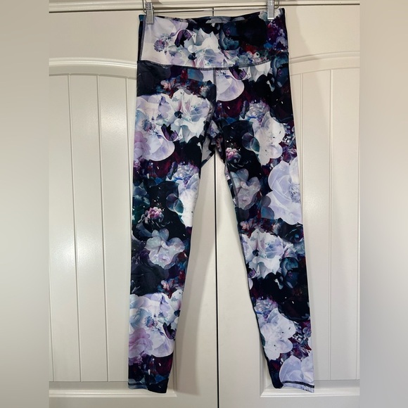 Old Navy Black/Lavender/White Floral Active Go Dry Leggings. Size Large. - Picture 1 of 5